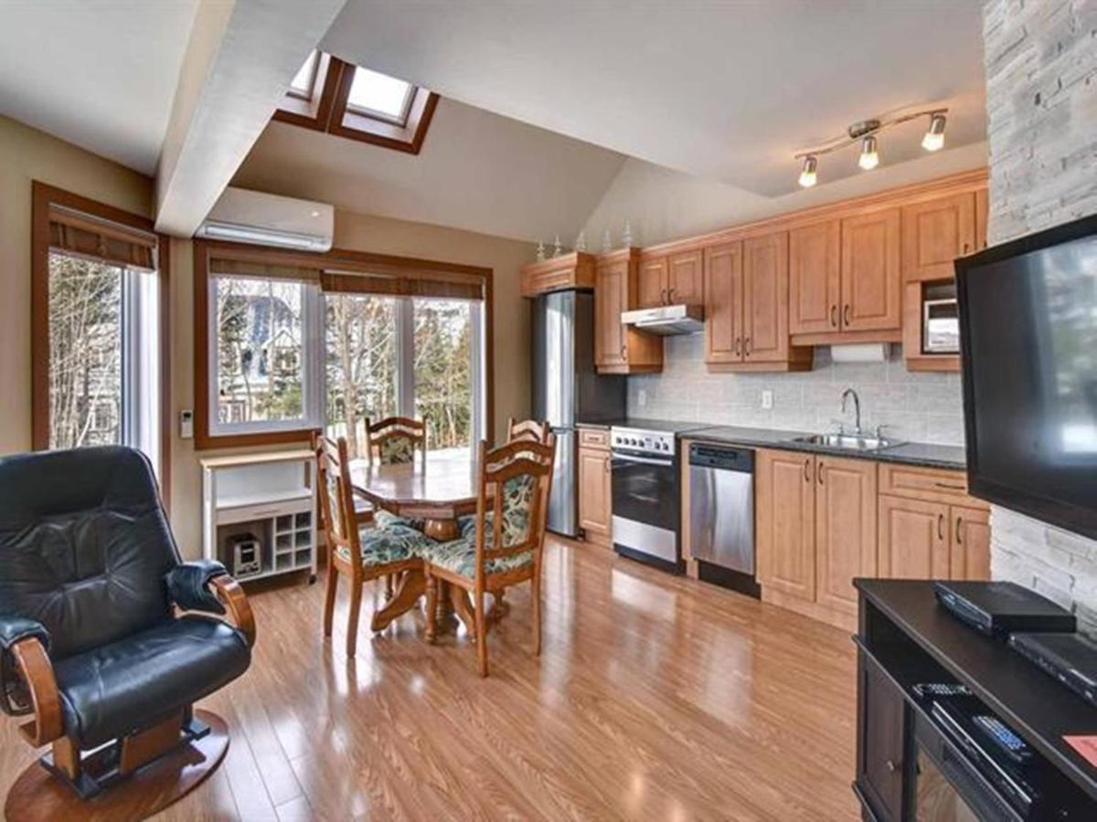 Bright Condo Near The Lake By Globalstay Mont-Tremblant Buitenkant foto