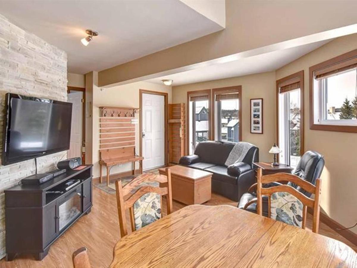 Bright Condo Near The Lake By Globalstay Mont-Tremblant Buitenkant foto